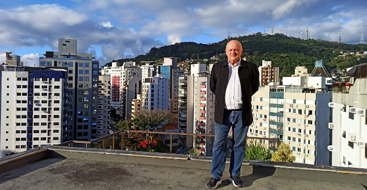 Gilberto 725 X 375 Px