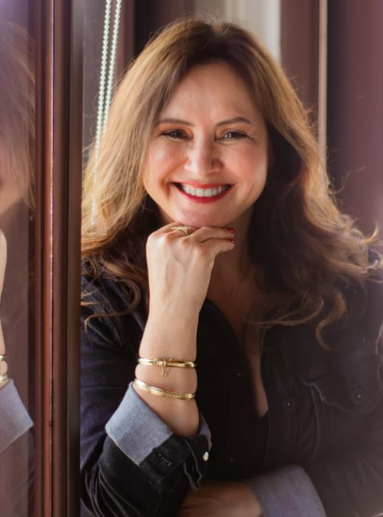 Mariaine Bittencourt Pág 10 E 11