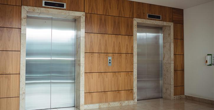 Prédios do Rio não poderão mais usar os termos ‘elevador social’ e ‘elevador de serviço’