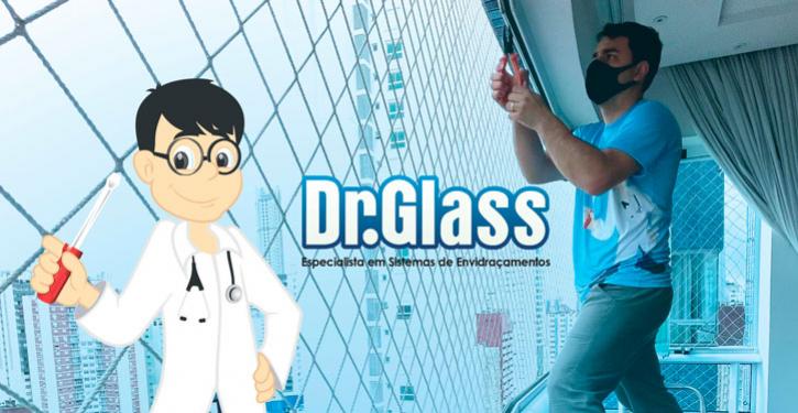 Dr. Glass, profissionalismo na manutenção e instalação de envidraçamentos