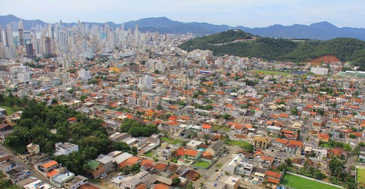 Legislações sanitárias mais rigorosas passam a vigorar em Balneário Camboriú