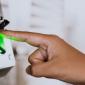N&atilde;o consigo entrar no pr&eacute;dio porque o token e a biometria n&atilde;o funcionam. Posso processar o condom&iacute;nio?